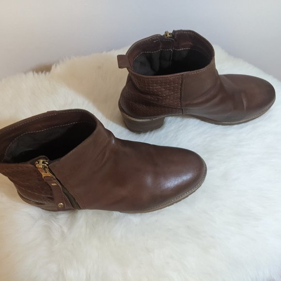 Roots ankle boots from Norway! - Picture 3 of 11